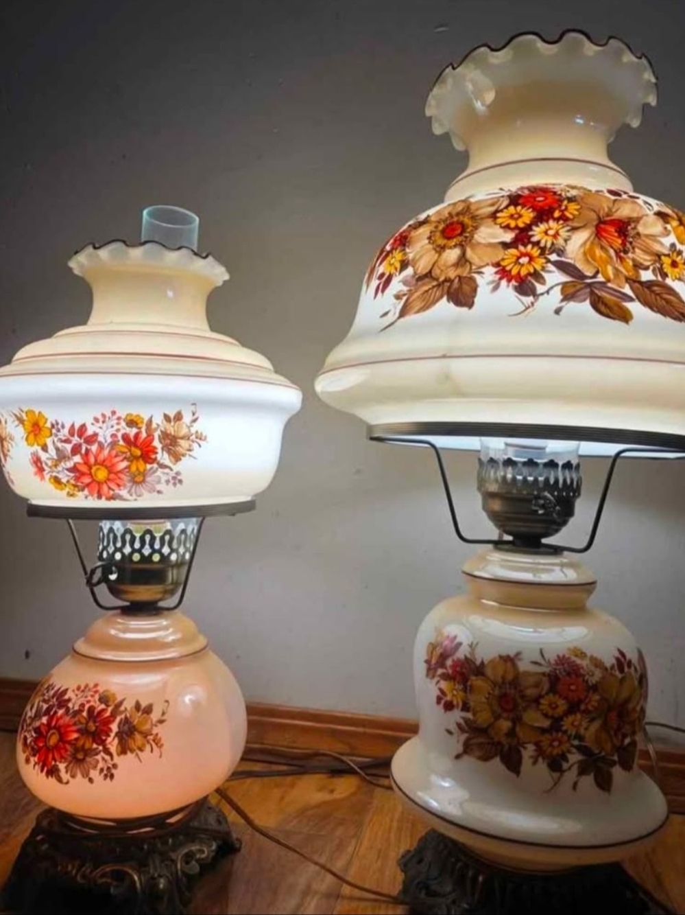 Vintage Floral Glass Table Lamp - Cream and Brown
